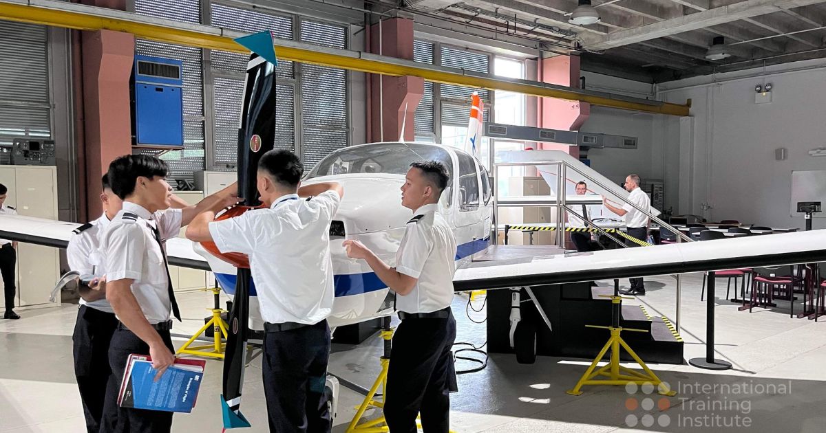 Read more about the article The first batch of pilot training going solo