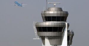 Read more about the article Behind the radar: How air traffic control works