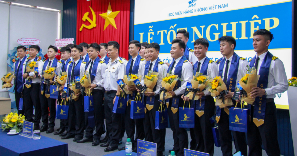 Congratulations to the Graduates of the EC-225 Helicopter and DHC-6 Seaplane (Cohort 2) Pilot Class